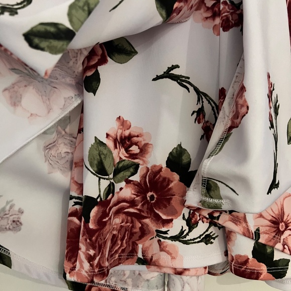 Floral Romper - Picture 2 of 4